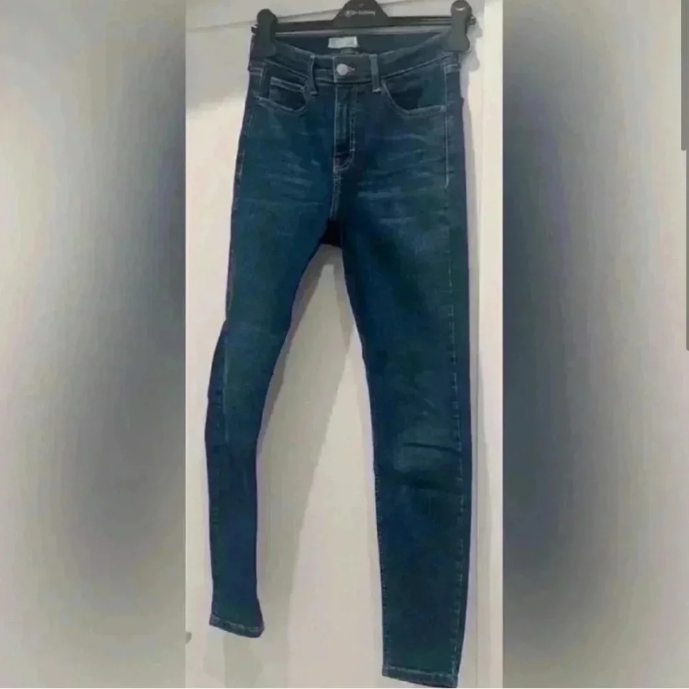 Topshop Jamie Jeans in Dark Wash - Picture 2 of 7